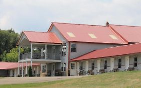 Golden Knight Inn And Suites